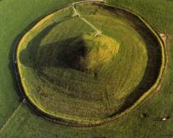 The site gives a hint about the culture and believes about 5000 years ago. Maes Howe situated in the site is a  chambered cairn and passage grave. It 